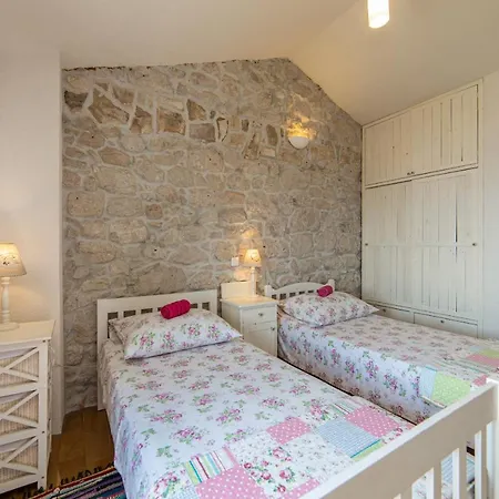 Fetiva Makar בית נופש מאקרסקה