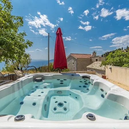Casa de Férias Fetiva Makar Makarska